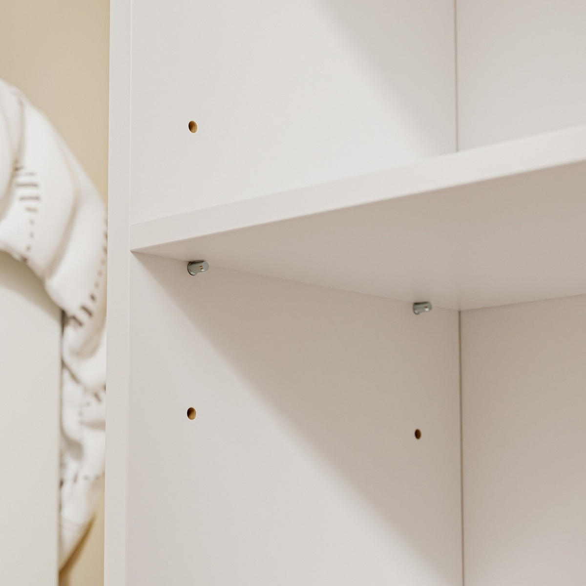 OFFENER Kleiderschrank mit Kleiderstange KSB02-W - Ahornfarben, Fell (55/187/25cm) - SoBuy