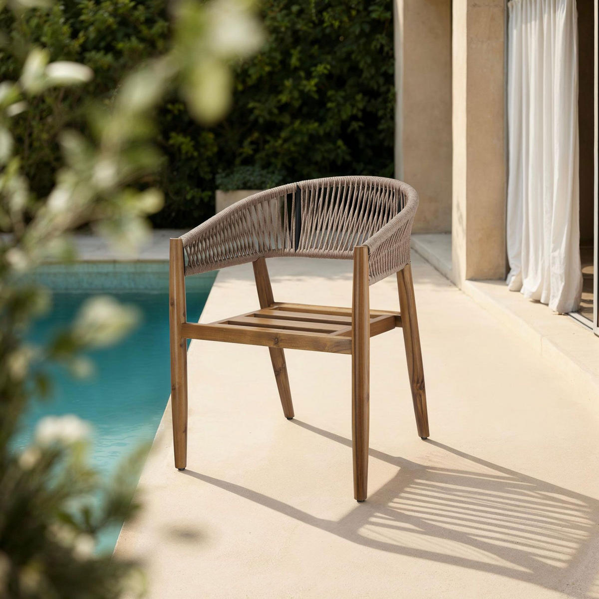 GARTENSTUHL Manacor,höhenverstellbare Kunststofffüße,Sand - Sandfarben/Braun, Holz (59/76.5/58cm) - tectake