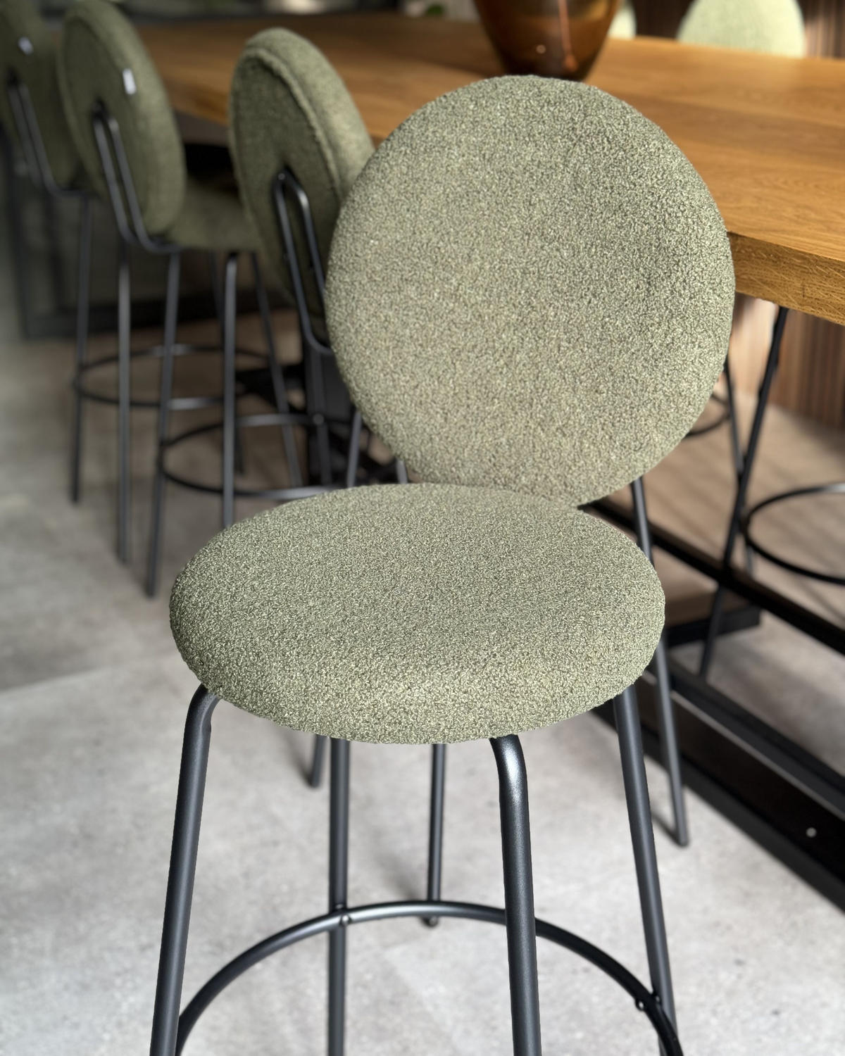 SCAUNE DE BAR set de 2 verde deschisă Emery - verde deschis/negru, material textil (43/107/43cm) - Beliani