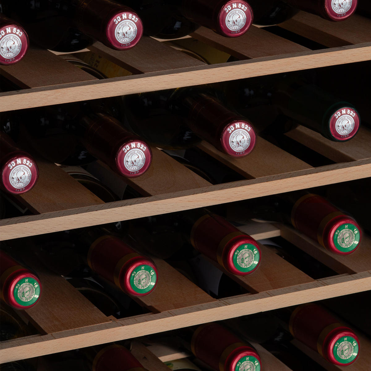 WEINKÜHLSCHRANK CAVCB28 Schwarz, von 28 Flaschen, 70L - Schwarz, Metall (45/73.5/52.5cm) - Les Petits Champs