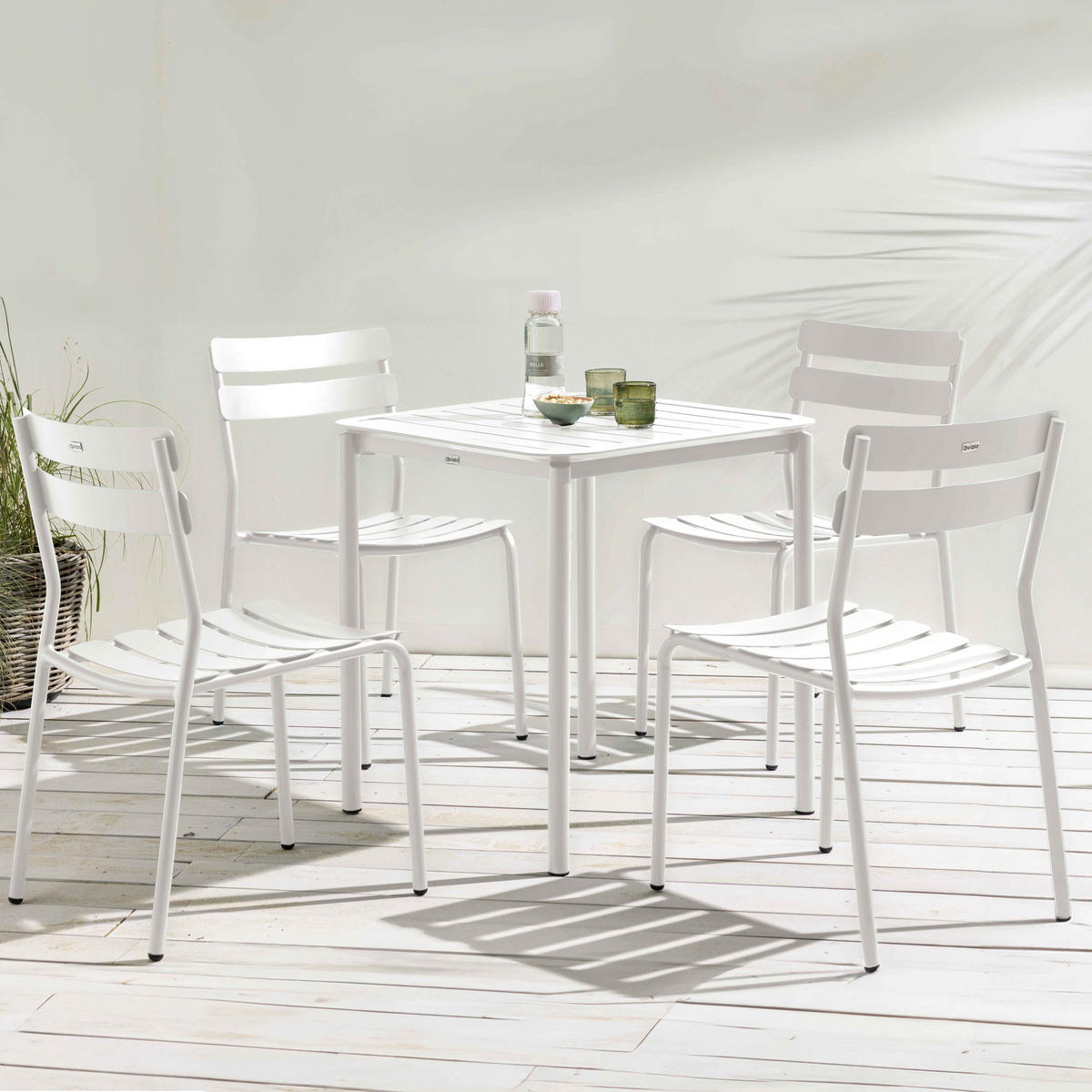 GARTENSET, quadratisch (70 x 70cm) und 4 Stühle, Weiß - Weiß, Metall - Oviala