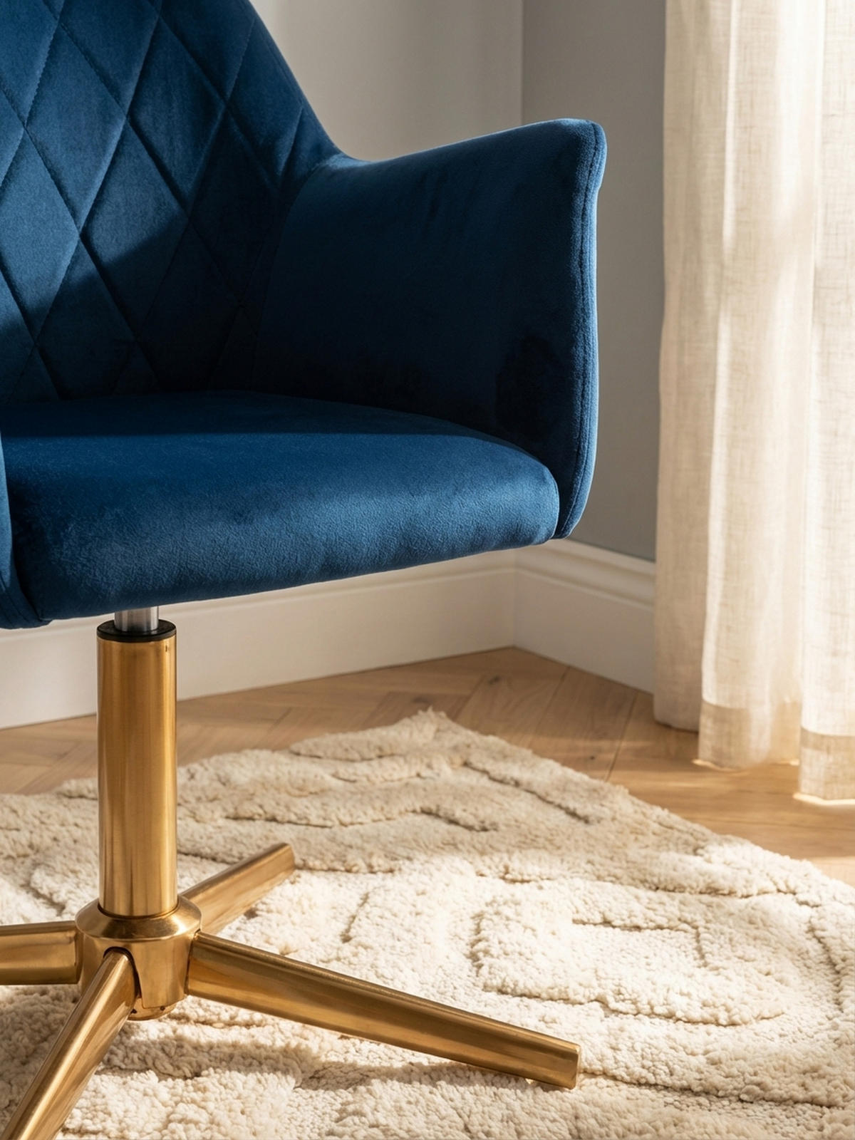 DREHSTUHL Samt mit Armlehnen Eisengestell 360° Funktion, Blau 97x55x55 cm - Blau/Goldfarben, Textil/Metall (97/55/55cm) - KADIMA DESIGN