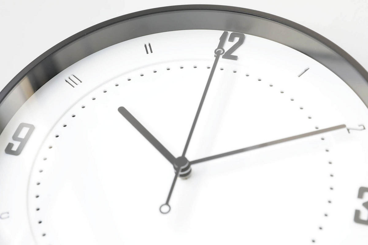 WANDUHR Design Weiß 30/30 cm - Schwarz/Weiß, Glas/Holzwerkstoff (1.06/30/5cm) - ONZENO