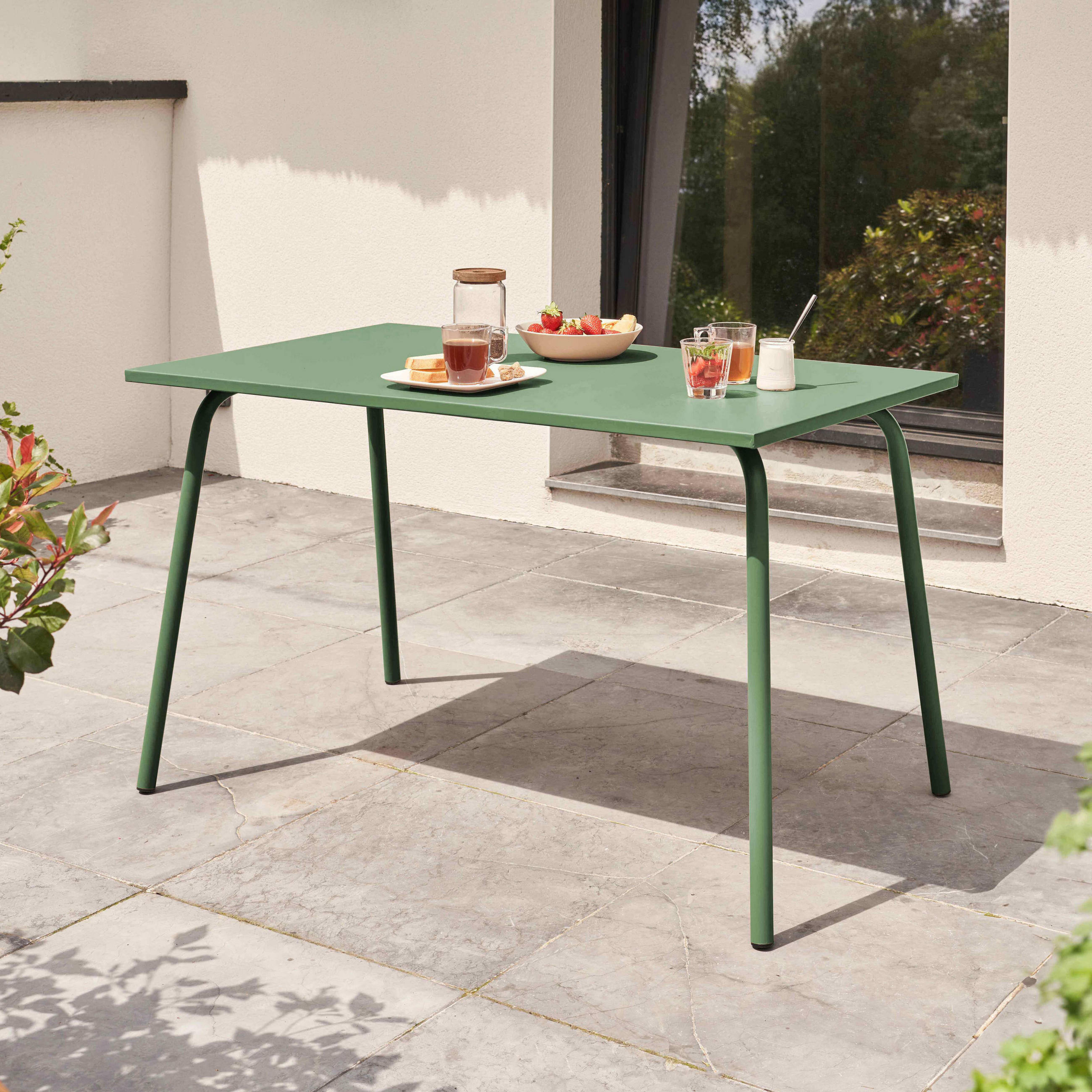 GARTENTISCH , Kaktusgrünen - Dunkelgrün, Metall (120/70/72cm) - Oviala
