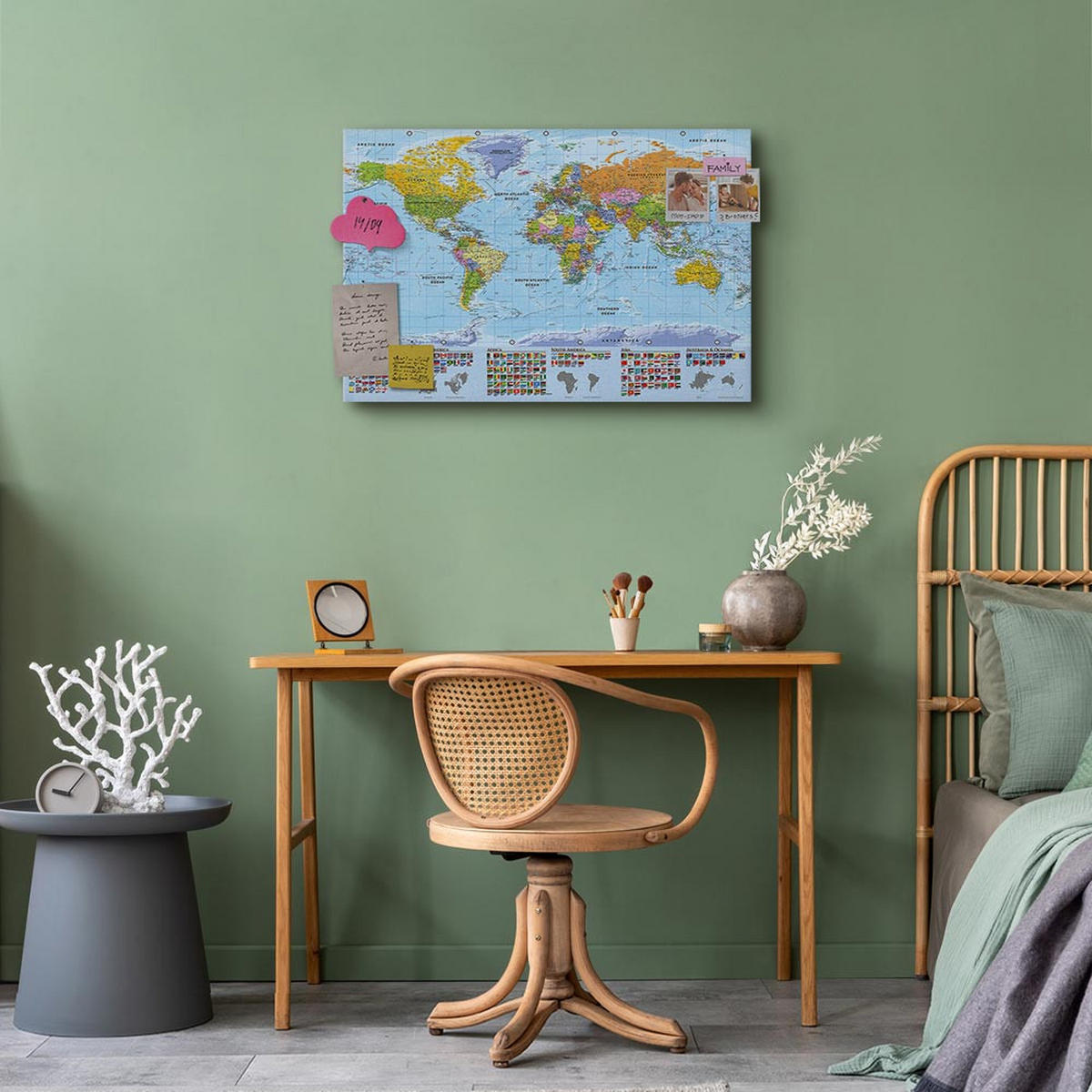 PINNWANDTAFEL Weltkarte mit Flaggen Englisch 90x60 cm - Hellblau, Holz (90/60cm) - artgeist