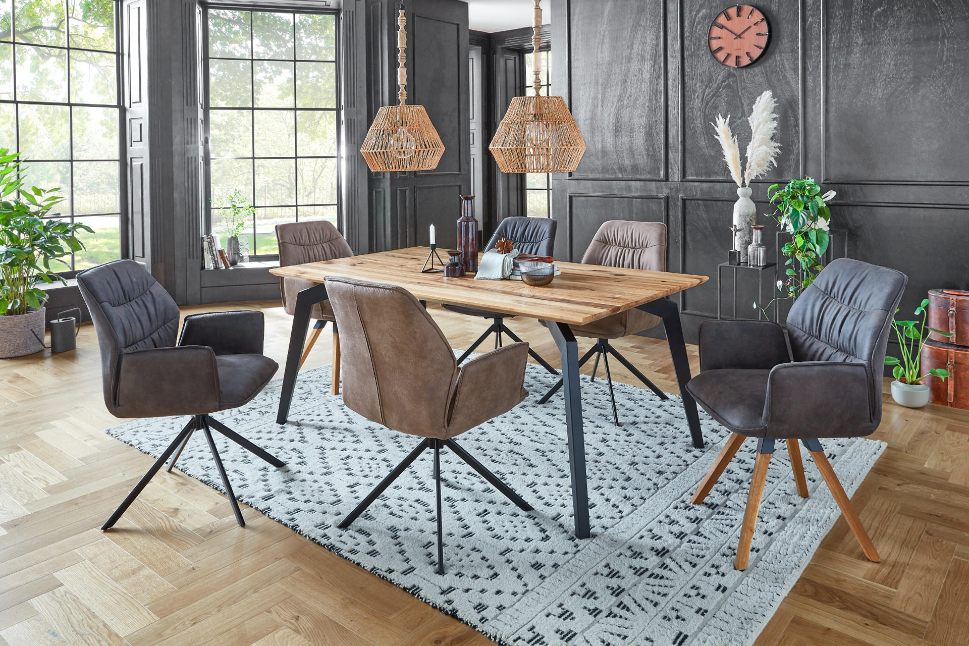 jedálenský stôl a stoličky