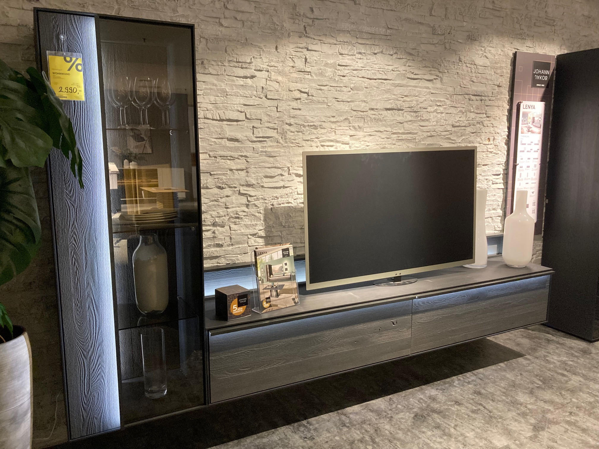 Wohnwand Lenya - Johann Jakob