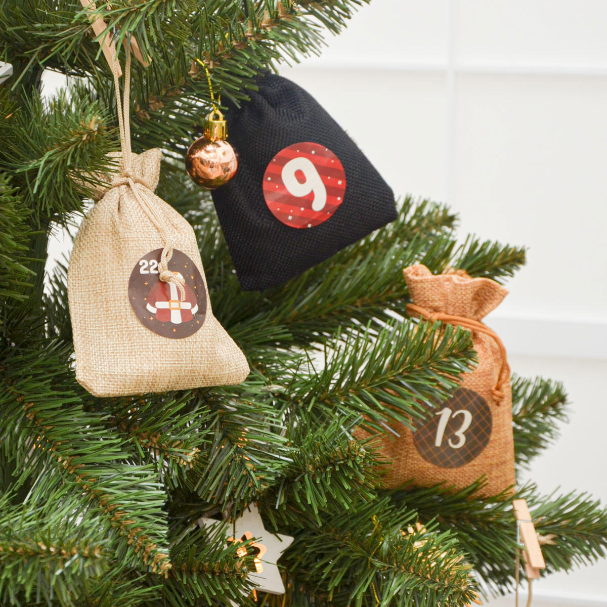 ADVENTSKALENDER zum Selbstbefüllen, 24 Geschenk-Säckchen Braun - Braun, Kunststoff (9.5/3/13cm) - Dunedesign