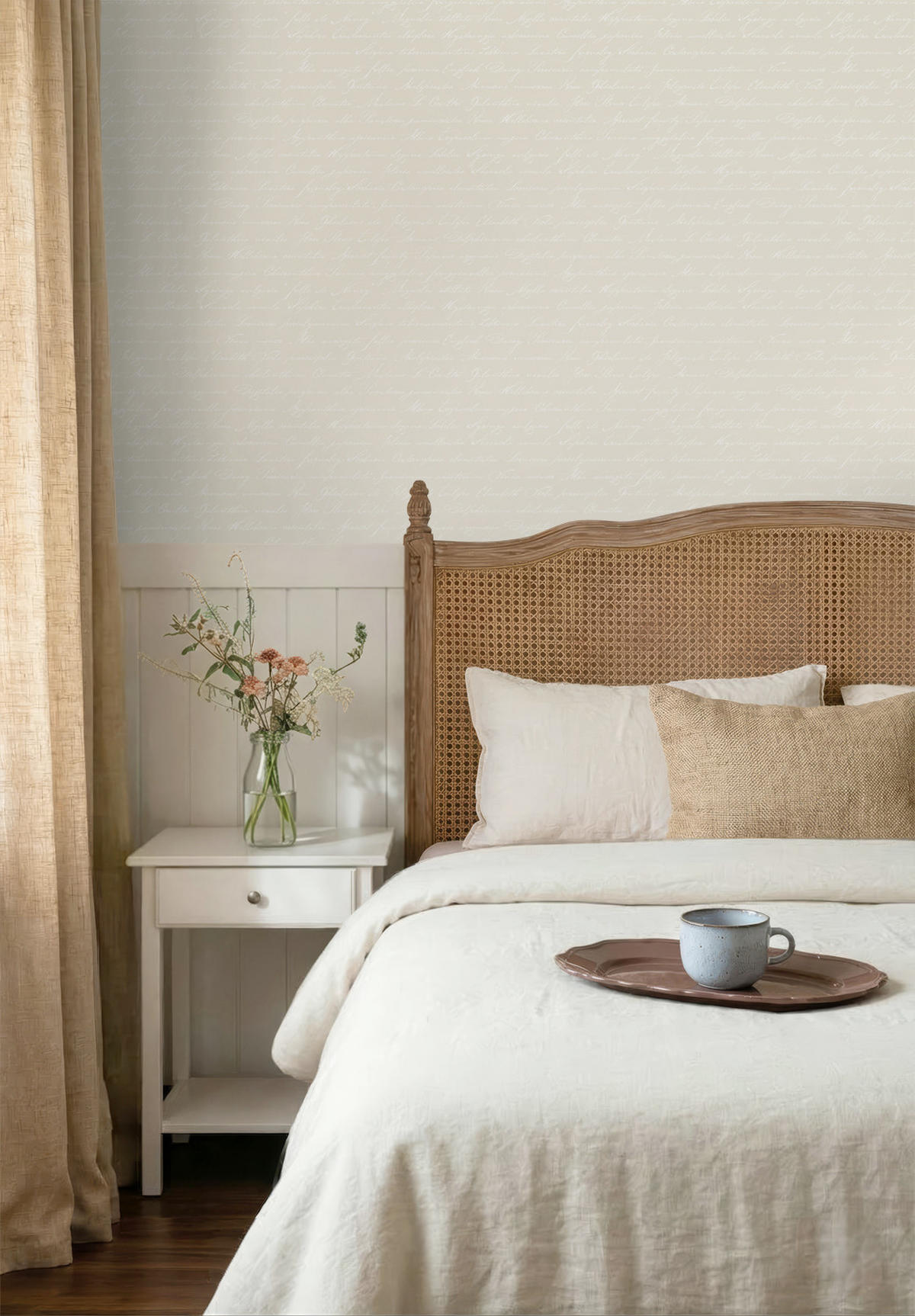 TAPETE handgeschriebene lateinische Blumennamen 53 cm x 10.05 m - Beige, Papier (53/1000cm) - ESTAhome