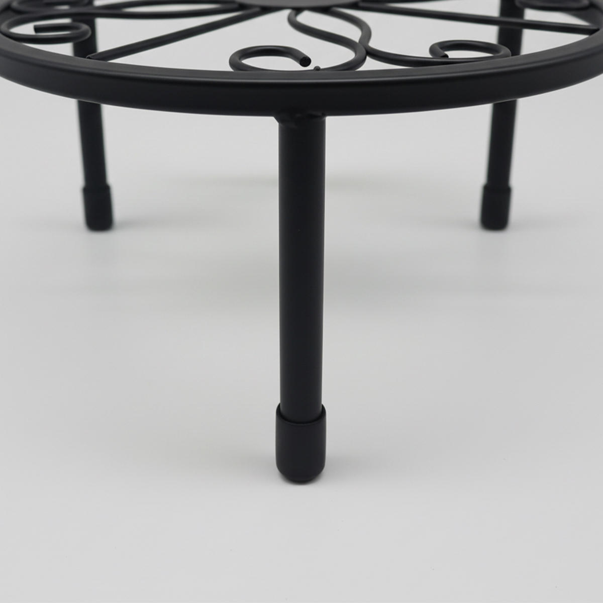 5DÍLNÁ sada stojanů na květiny - černá, kov (30/20/30cm) - Relaxdays