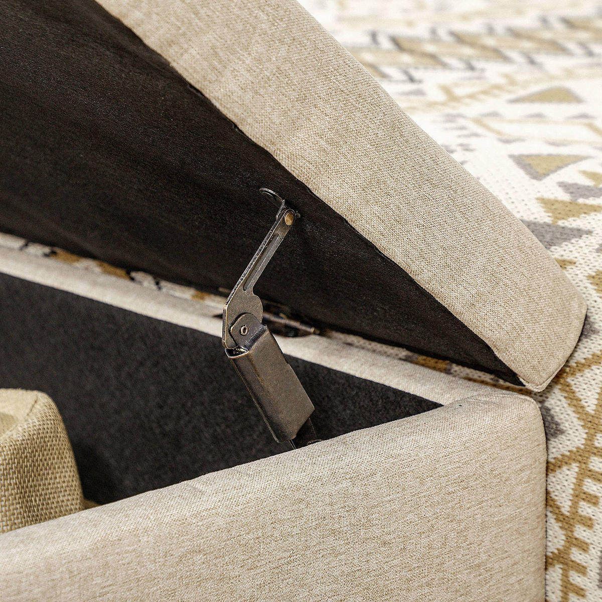TRUHENBANK DE-16372 gepolstert mit Knopfheftung und Gold-Stahlbeinen Beige/Gold - Beige, Textil (110/48/44cm) - ComfortXL