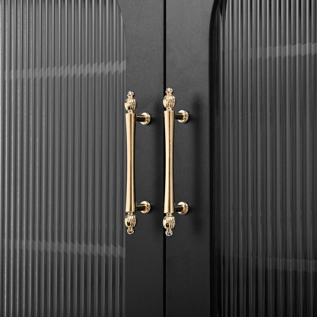 SIDEBOARD in Schwarz mit Steckdose - Schwarz, Holzwerkstoff (120/139/40cm) - Urban Meuble