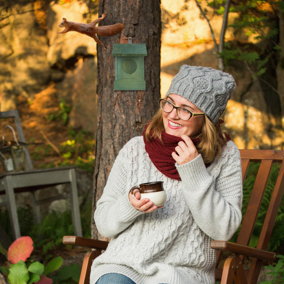 EICHHÖRNCHEN Futterhaus - Dunkelgrün, Holz (14/17.5/25cm) - Relaxdays