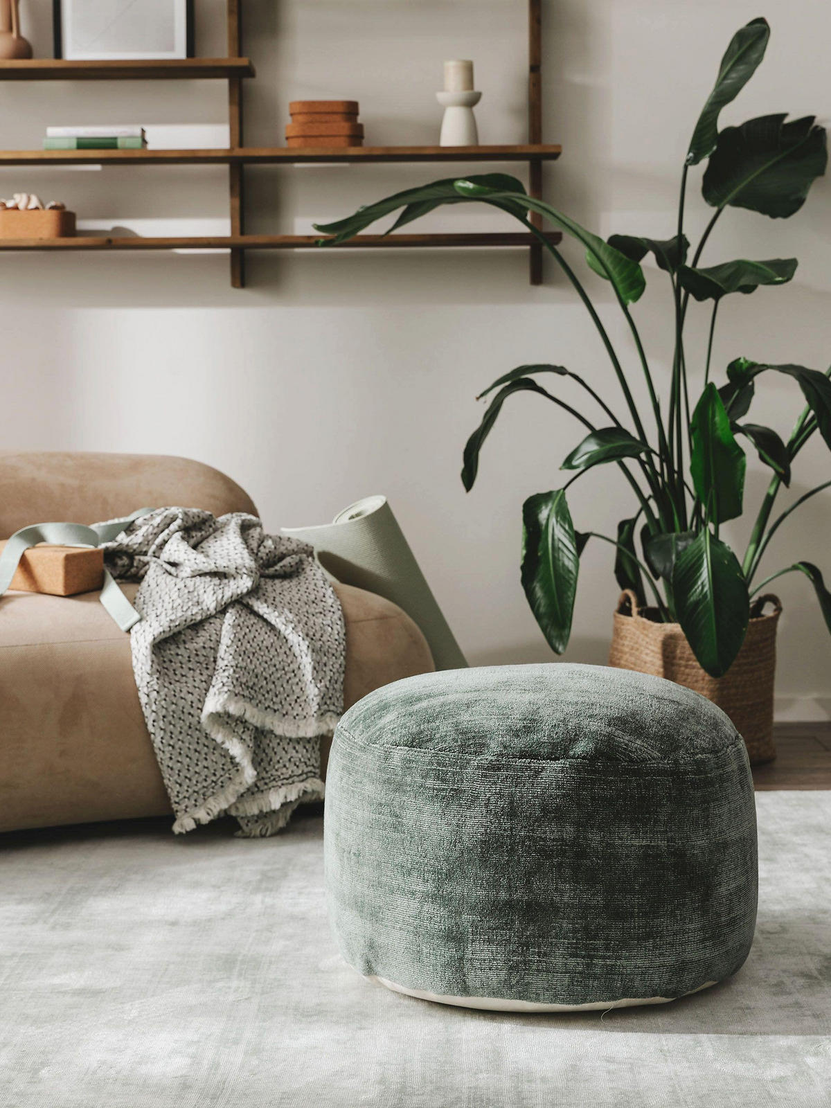 POUF Nova Hellgrün 55x55x30 cm - Hellgrün, Textil (55/30/55cm) - benuta Pure