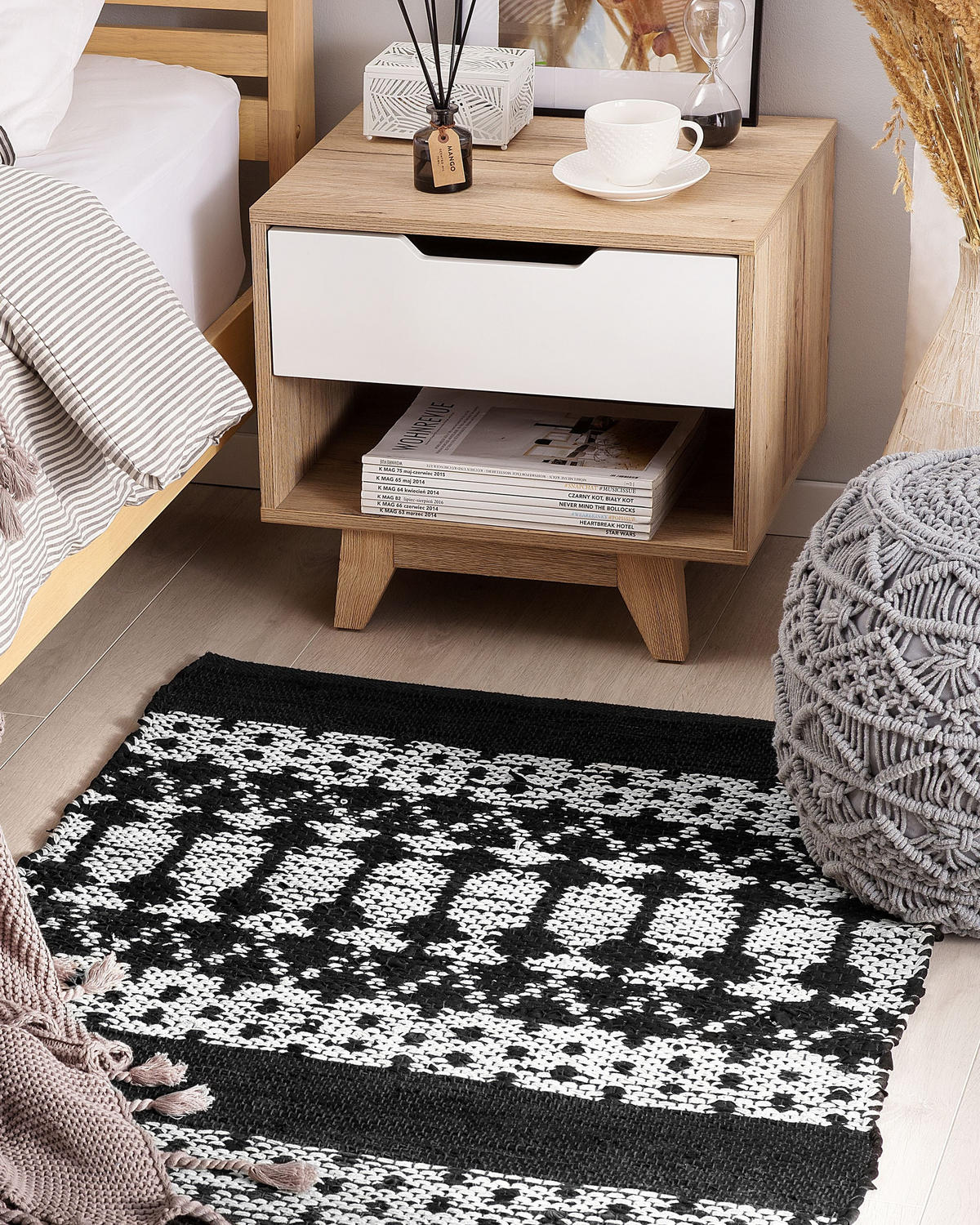 KOBEREC pletený Sokun 150/80 cm - černá, kožešina (80/150cm) - Beliani