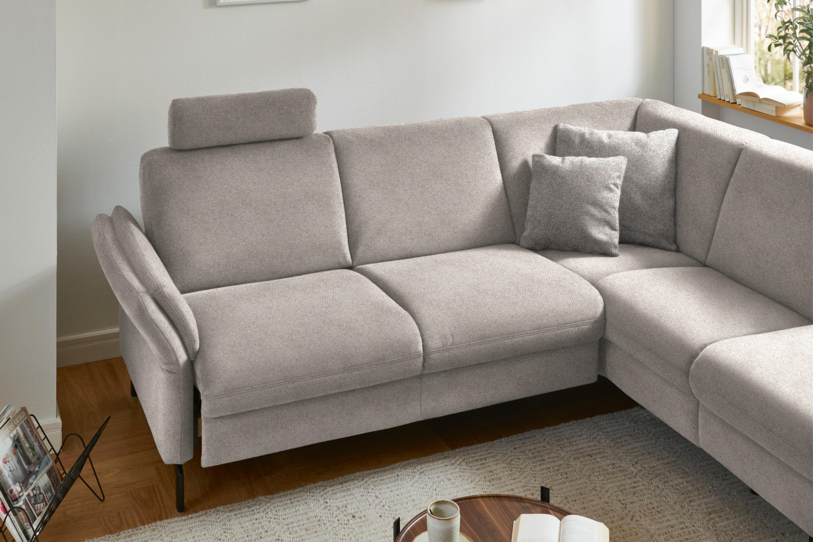 Schwarzes-Relaxsofa mit aufsteckbarer 