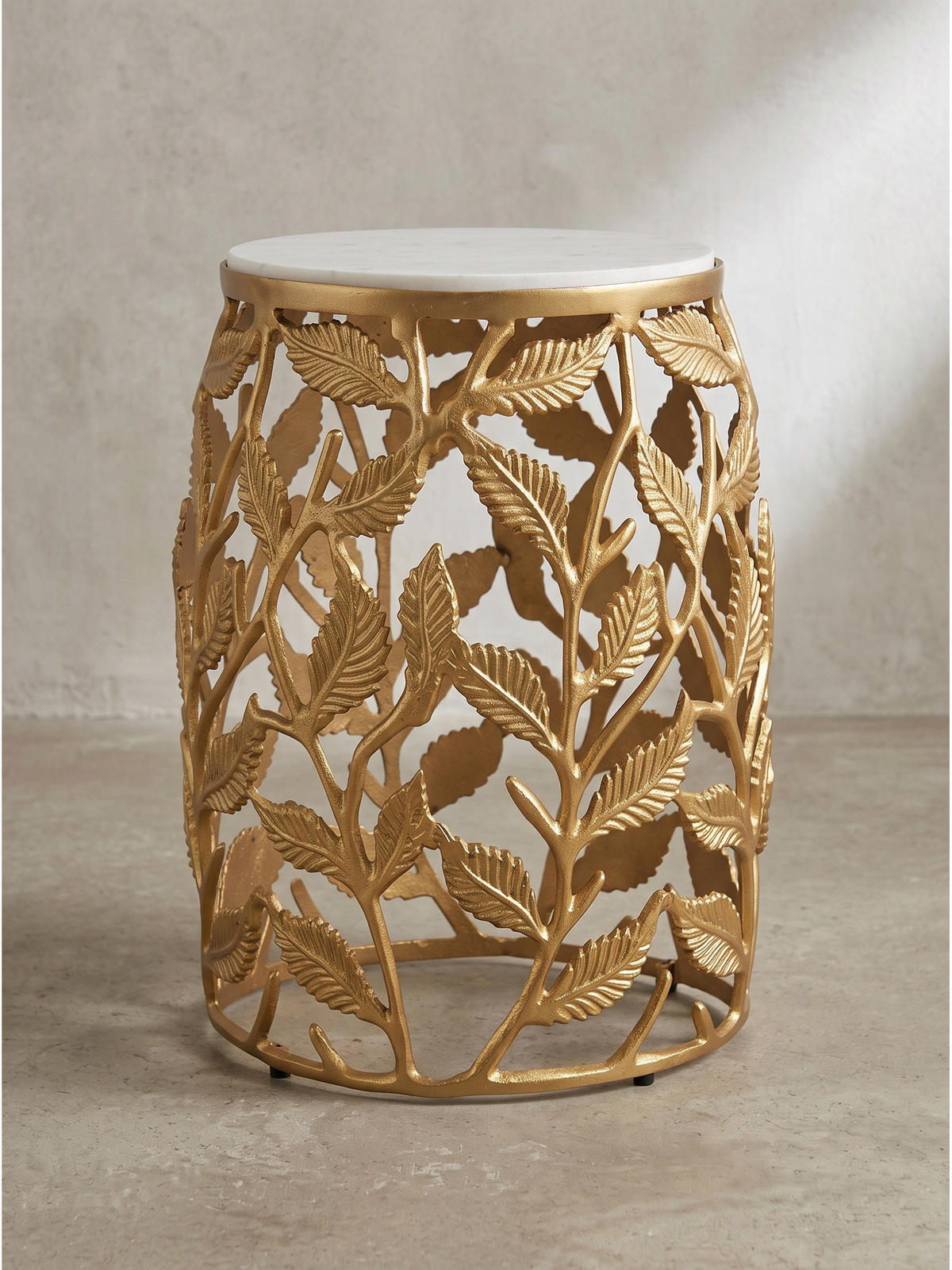 BEISTELLTISCH ALASSIO, Marmor, handgefertigt, Gold-Weiß, Ø 40 x 46 cm - Goldfarben, Stein/Metall (40/40/46cm) - KADIMA DESIGN