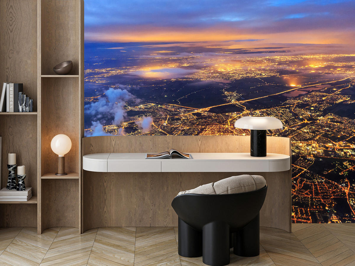 FOTOTAPETE für Wohnzimmer Vogelperspektive Beleuchtete Stadt Skyline 300x210 - Gelb/Orange, Papier (300/210cm) - Muralo