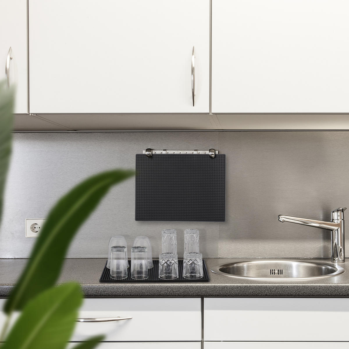 2XPODLOŽKA bar - čierna, plast (40/1/30cm) - Relaxdays