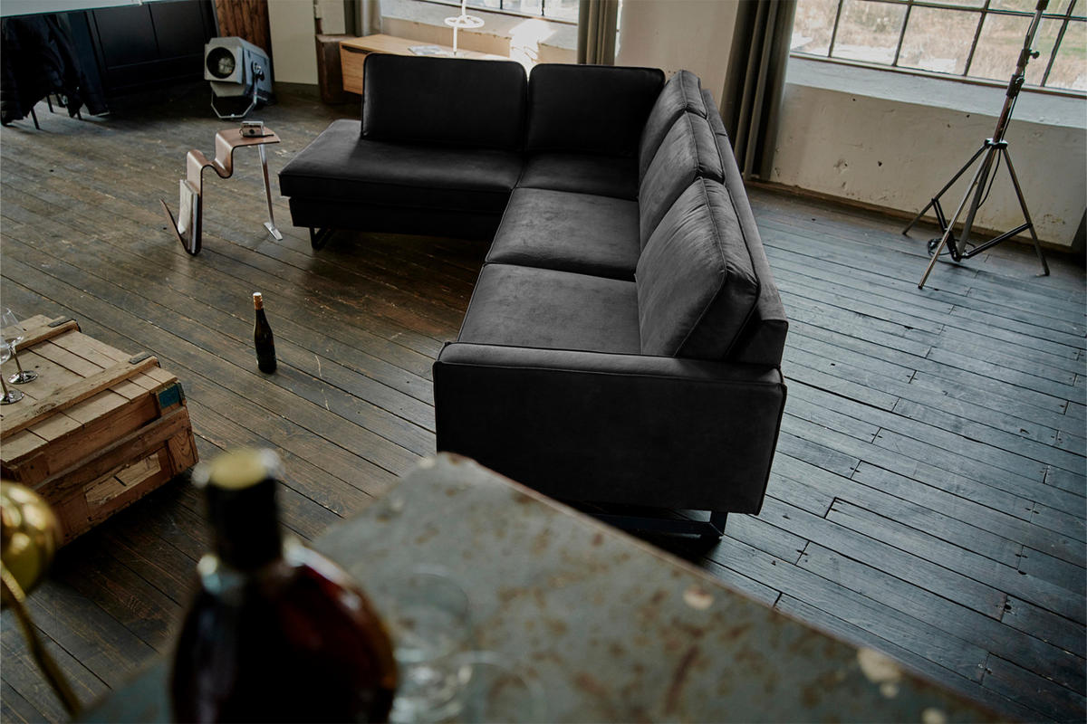 ECKSOFA VILNIUS Schwarz Lederfaserstoff - Schwarz, Leder/Metall (290/217cm) - KAWOLA