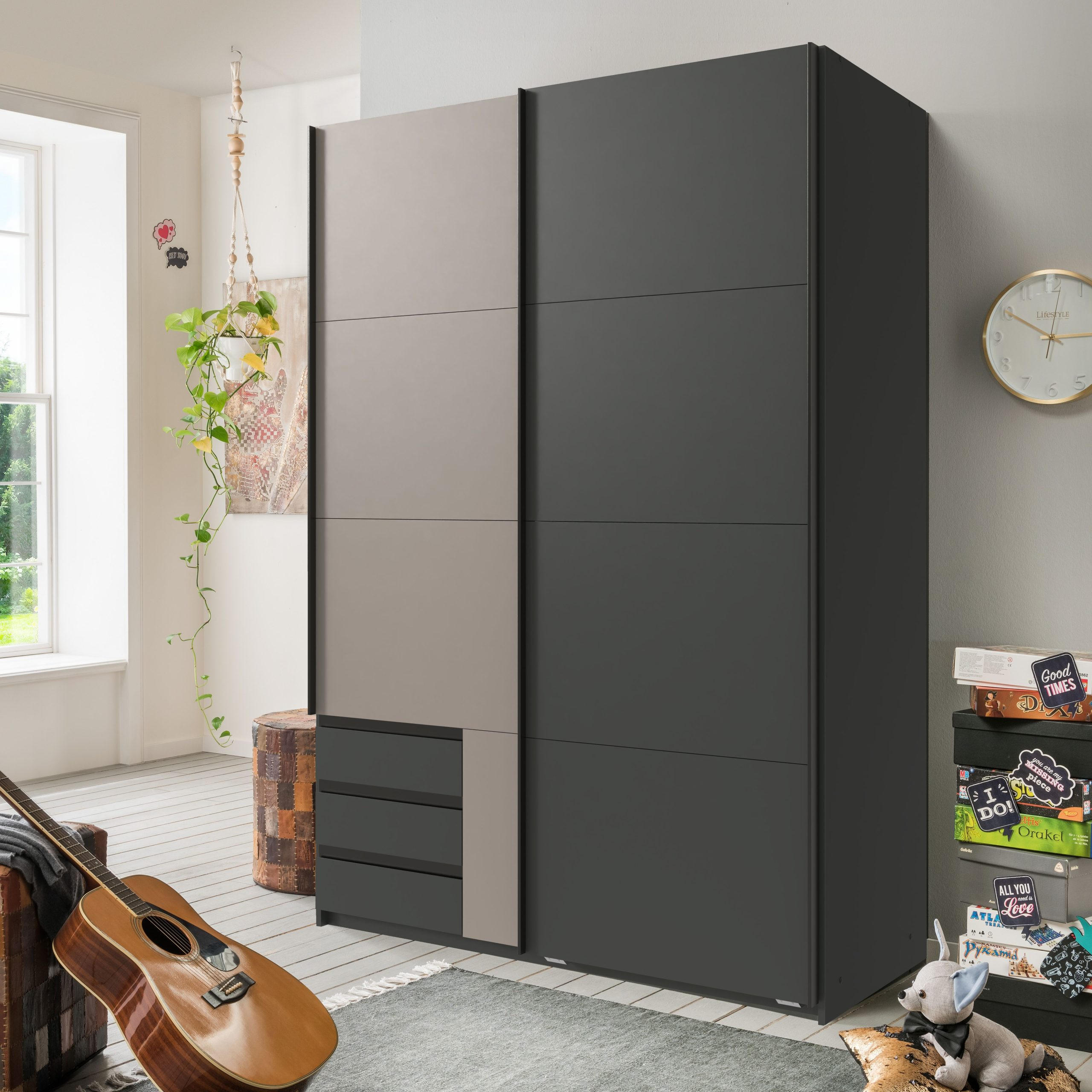 KLEIDERSCHRANK Emden in Graphit mit Saharagrau - Schwebetürenschrank Breite 135 cm ohne Spiegel - Grau, Holzwerkstoff (135/198/65cm)