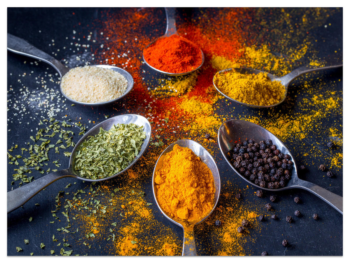 FOTOTAPETE für Küche Gewürzlöffel Orientalisch Curry Kurkuma Pfeffer 350x256 - Beige/Rot, Papier (350/256cm) - Muralo