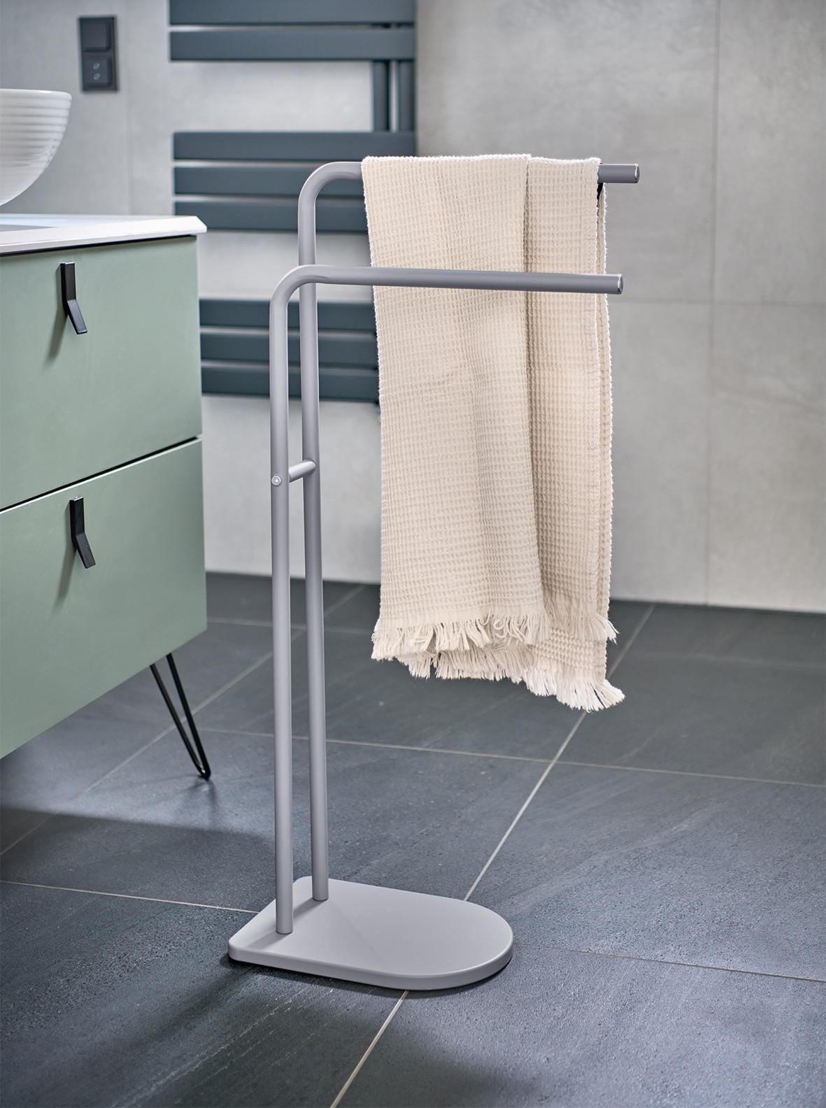 Thumbnail - Zeller Handtuchständer, Grau, Metall, 20.5x86x41 cm, Badaccessoires, Waschplatzzubehör, Handtuchhaken