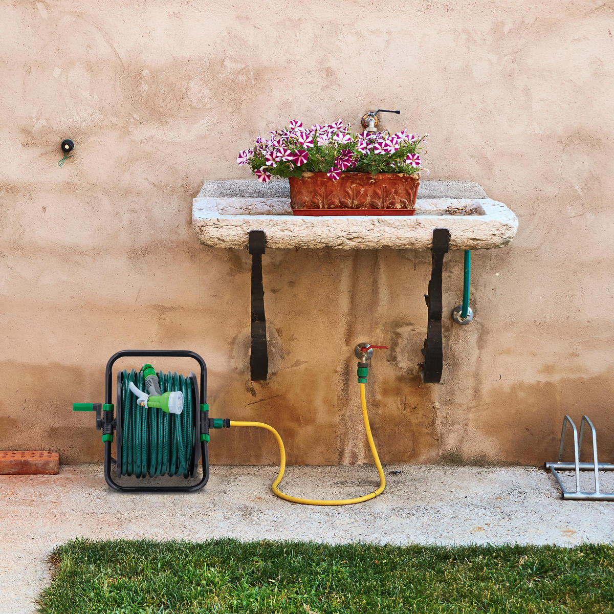 SCHLAUCHTROMMEL - Schwarz, Kunststoff/Metall (42/38/31cm) - Relaxdays