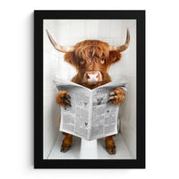 GERAHMTES BILD Schottisches Hochlandrind - Tier - Zeitung - Toilette 20x30 cm - Kastanienfarben, Papier (20/30cm) - MuchoWow