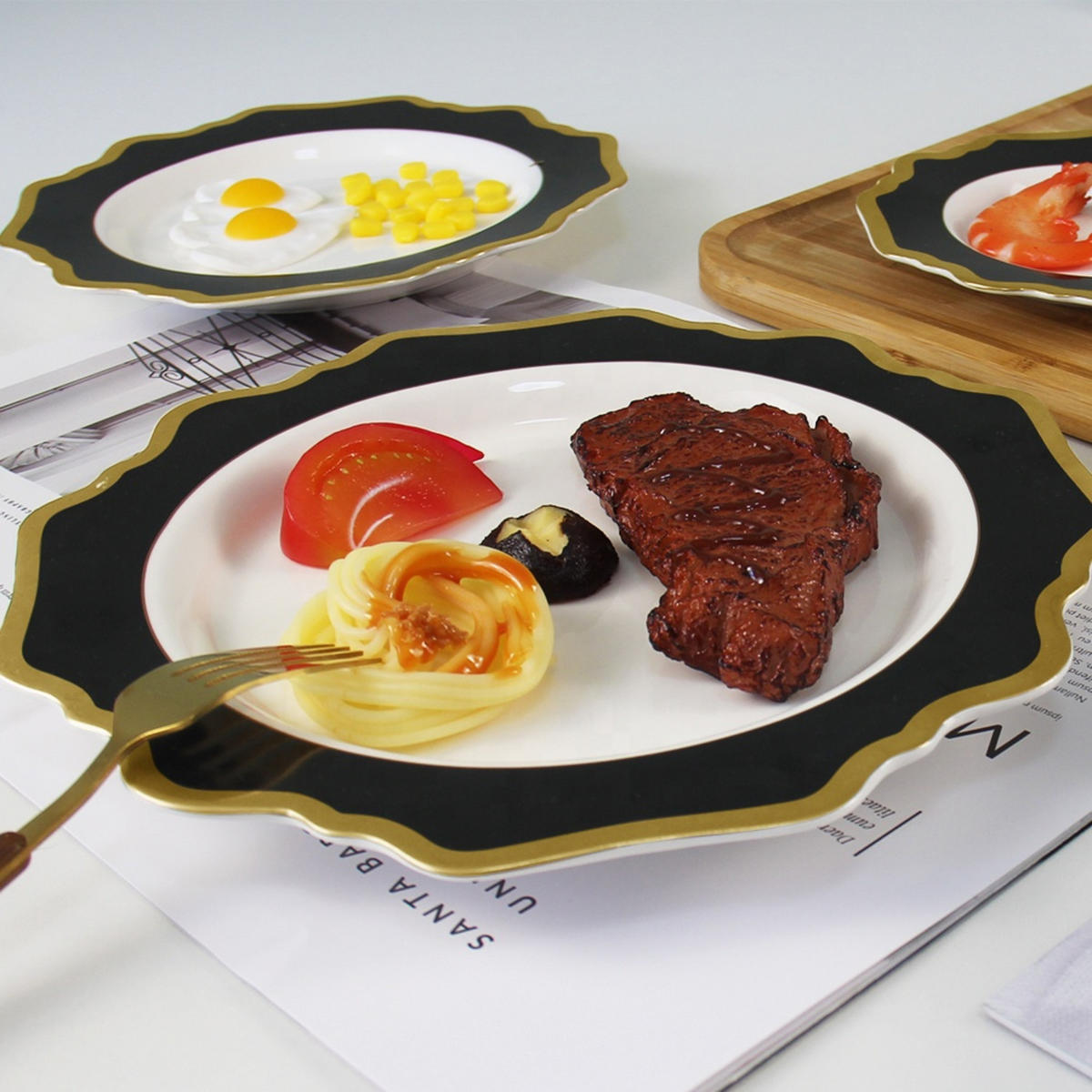 TELLERSET Dunkelgrün Bone China Goldrand 4tlg Ø30 Ø27 Ø20 Ø16 cm - Dunkelgrün, Keramik (33/33/3cm) - Quality Elegance