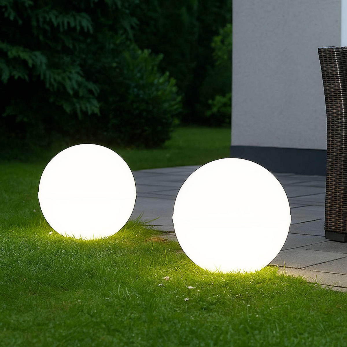 AUSSENLEUCHTE Kugel Weiß mit Erdspieß 2er Set - Weiß, Kunststoff (20/20/51cm)