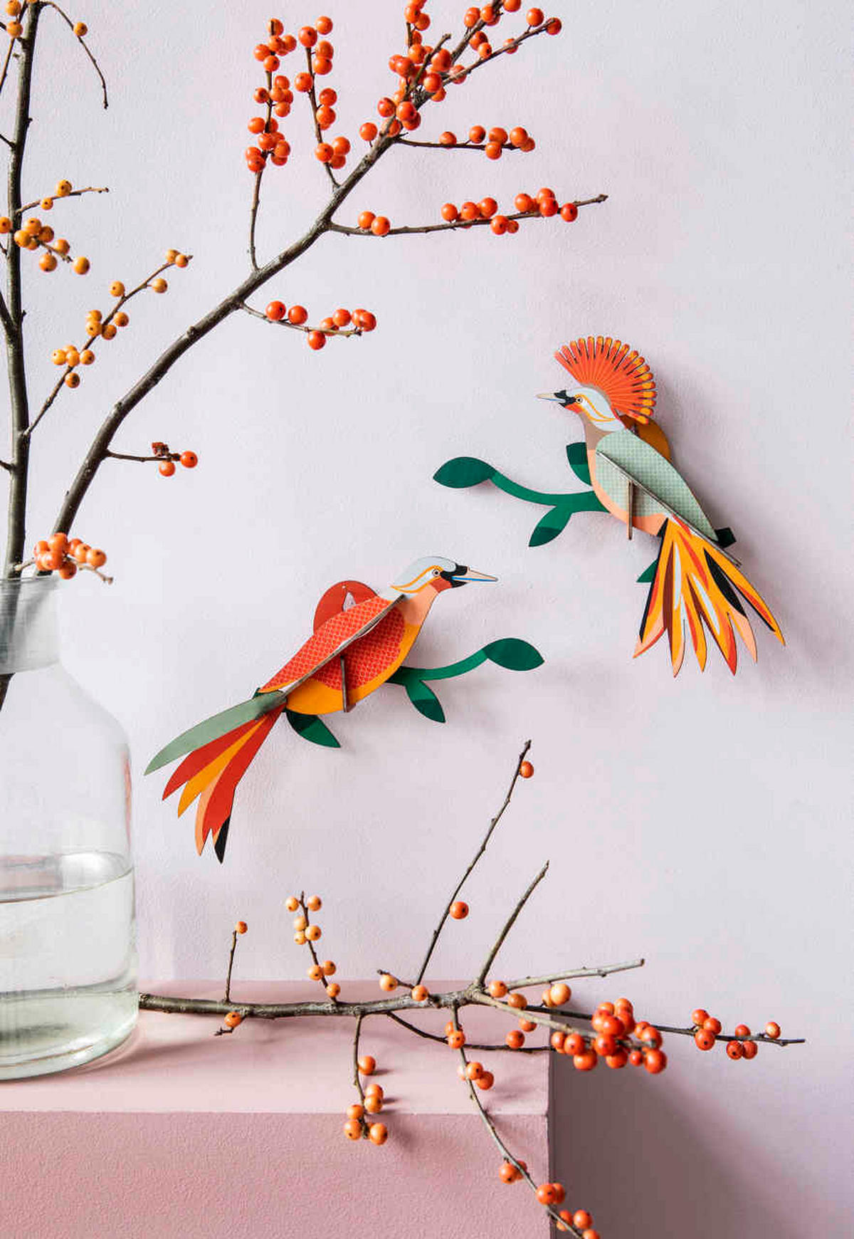 WANDDEKO Feuriges Vogel-Duo 23/7 cm - Orange/Grün, Wellpappe (23/7/27cm) - KUNSTLOFT