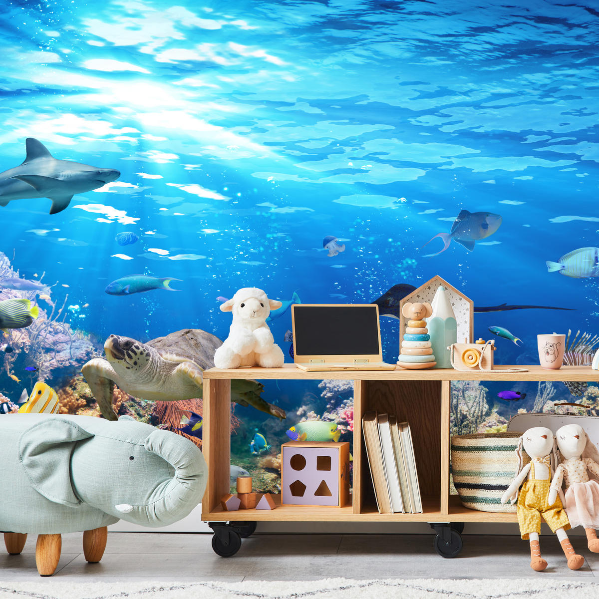 FOTOTAPETE für Badezimmer Korallenriff Schildkröte Hai Fisch 200x140 - Blau/Gelb, Papier (200/140cm) - Muralo