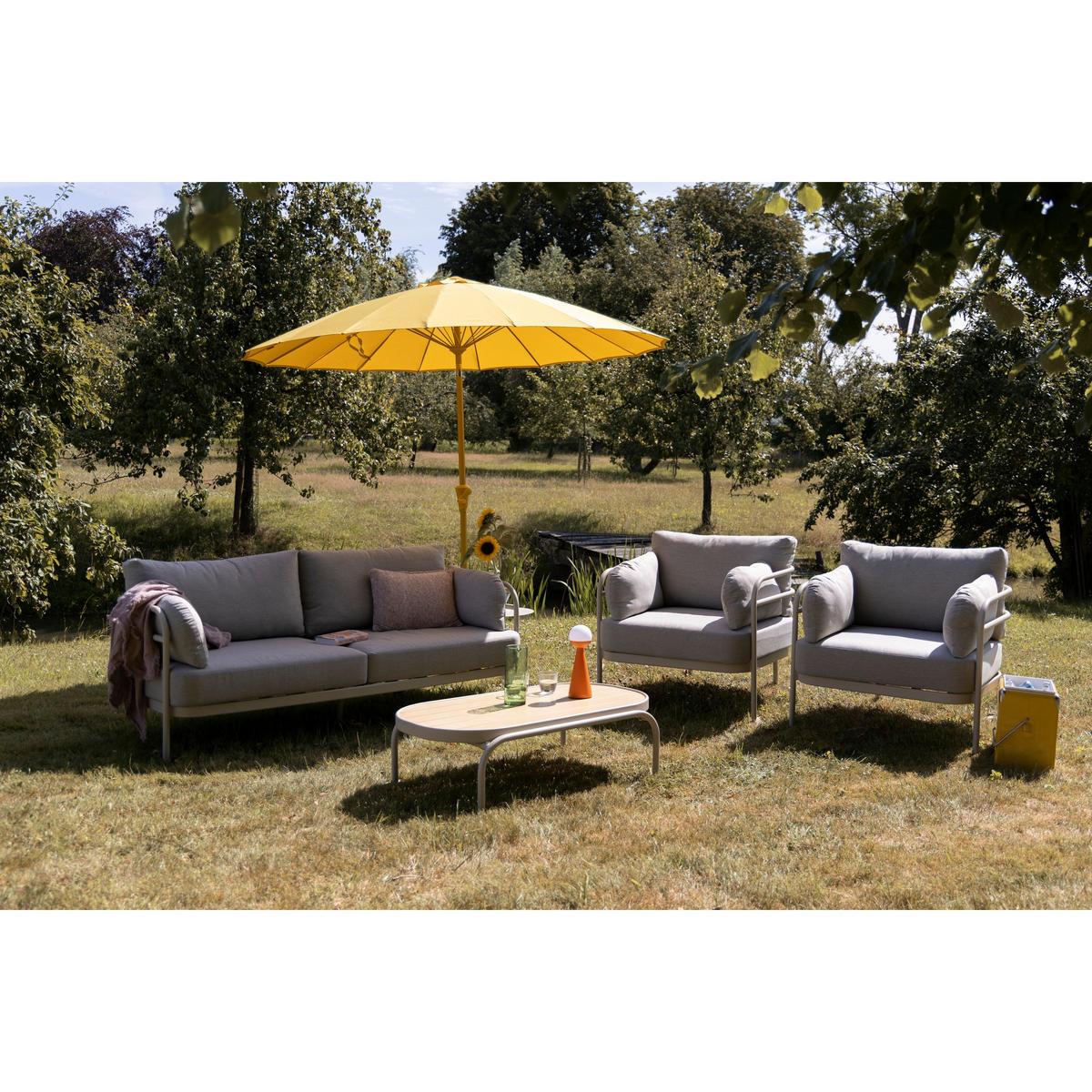 GARTENSET Vista Sofa/ 2 Sessel/ Couchtisch - Beige, Kunststoff - Zuiver