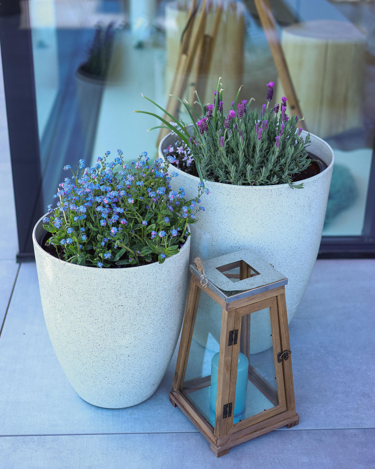 KVĚTINÁČ krémově bílý kulatý 43/43/52 cm Croton - bílá, kámen (52cm) - Beliani