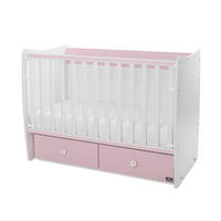 BABYBETT MATRIX NEW 120 x 60 cm rosa 120 x 60 cm, Schaukelfunktion, 2 Schubladen, 2 Ebenen, Schlupfsprossen - Rosa, Holzwerkstoff (60/120cm) - Lorelli
