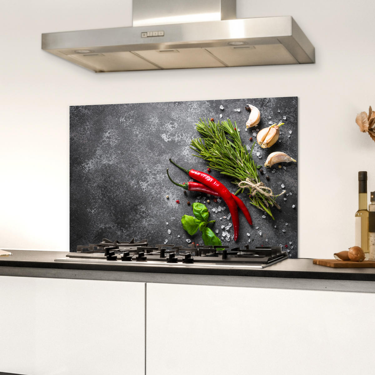 SPRITZSCHUTZ KÜCHE Pfeffer - Kräuter - Gewürze - Beton 60x40 cm - Rot, Metall (60/0.3/40cm) - MuchoWow