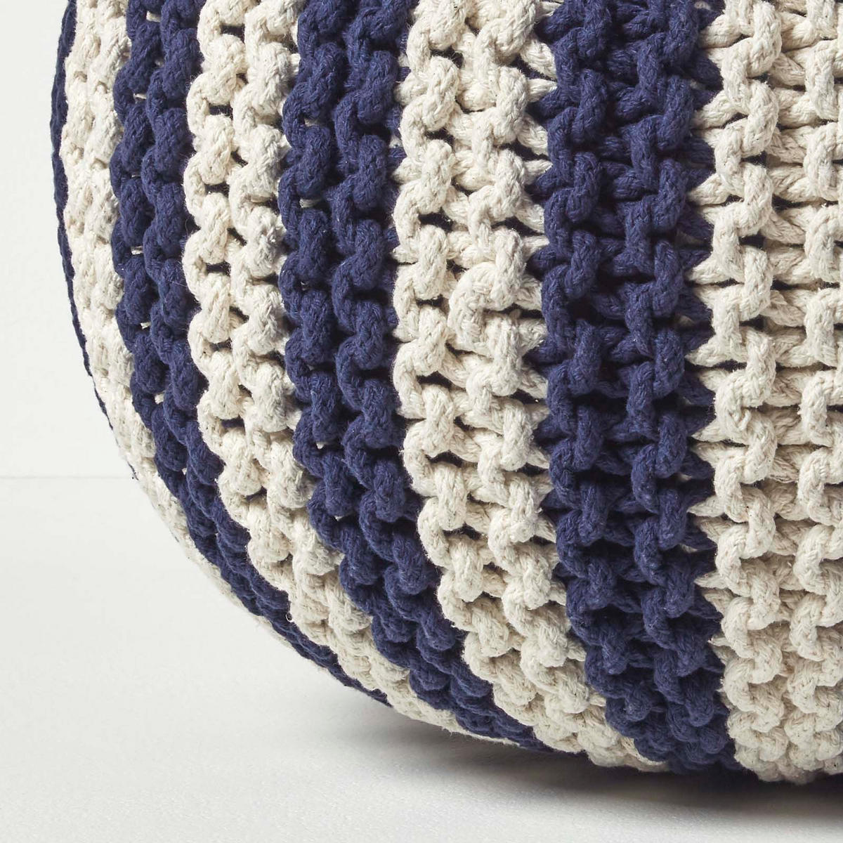 STRICKPOUF rund, marine-creme gestreift, 50/50/40 cm - Dunkelblau, Textil (50/40/50cm) - Homescapes