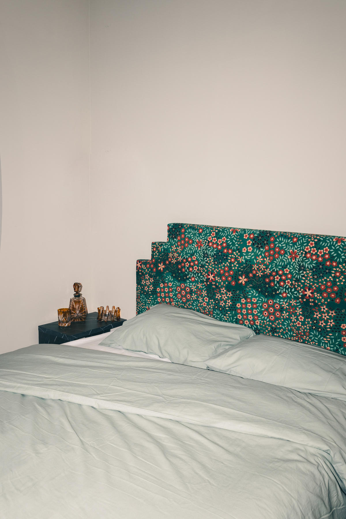 BETTKOPFTEIL gepolstert mit Samt 150cm LENNON - Blau, Holz (8/81/160cm) - RNT By Really Nice Things