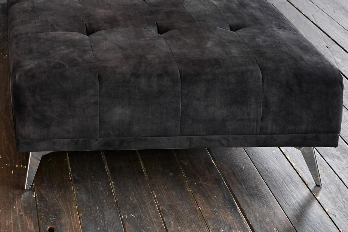 HOCKER WIOLO Anthrazit Velvet - Anthrazit/Silberfarben, Textil (110/42/110cm) - KAWOLA
