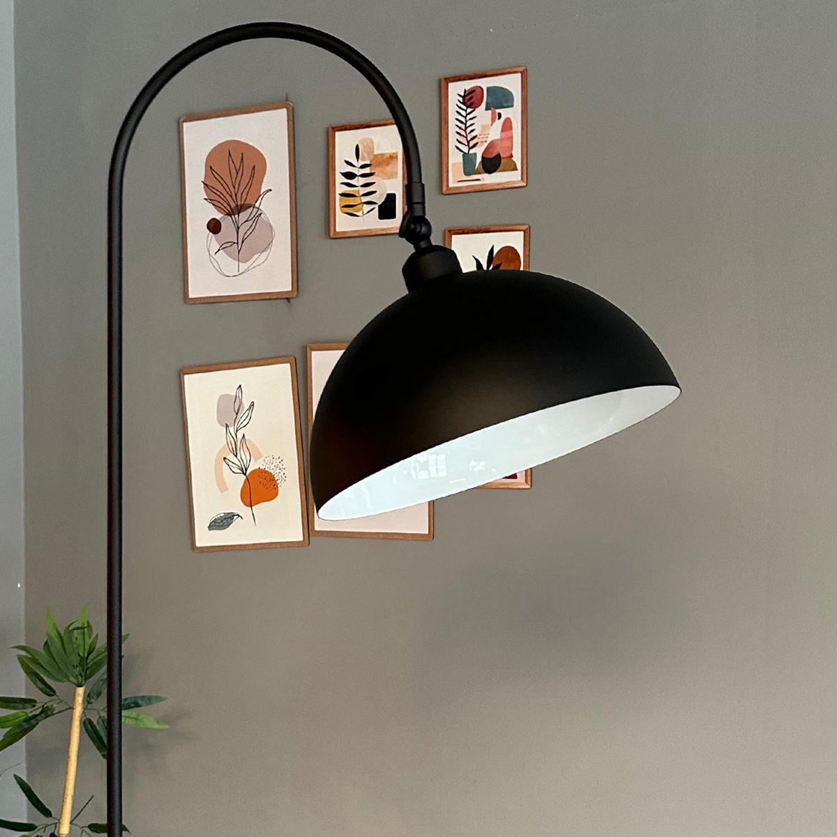 STEHLAMPE Gorkiede E27, verstellbarer Lampenschirm aus Metall - Schwarz, Metall (37/37/170cm) - Bamyum