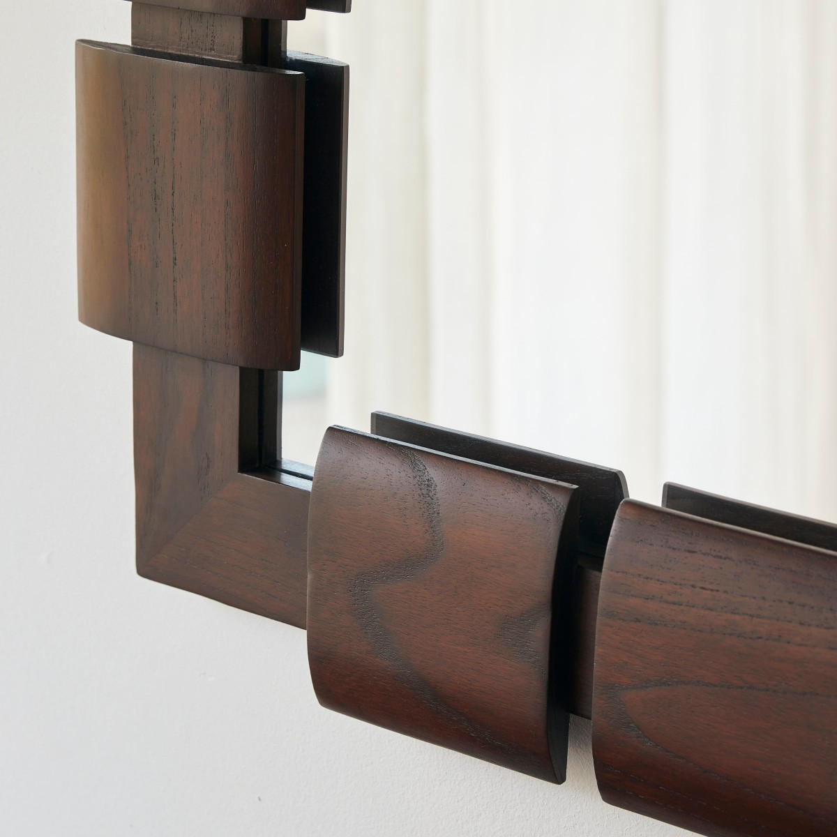 SPIEGEL Isaac Braun aus Dunkles Mindiholz - Braun, Holz (68/85/4cm) - Tikamoon