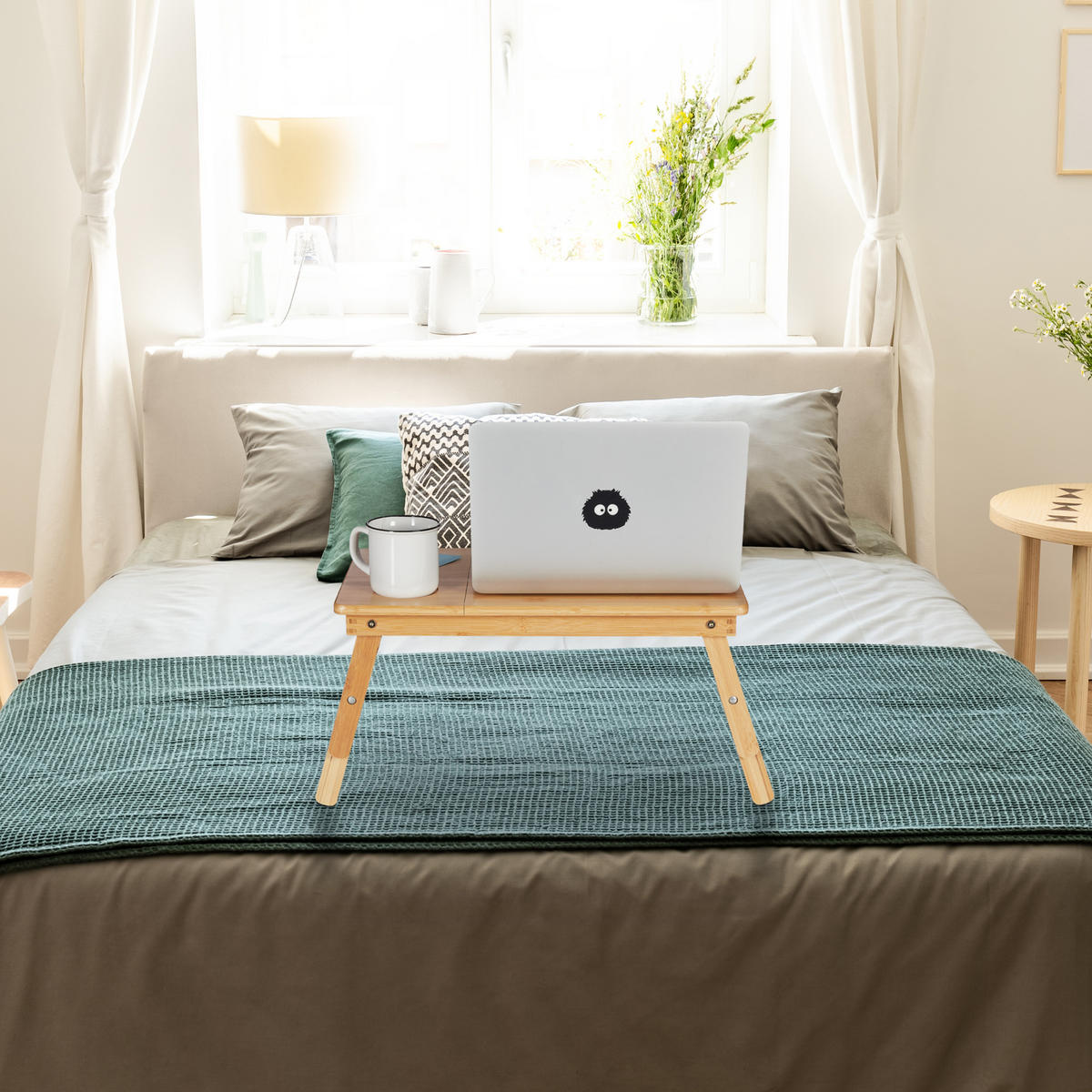 STOLÍK Prírodná bambus skladací 57x30 cm - svetlohnedá, drevo (30/57/43.5cm) - Relaxdays