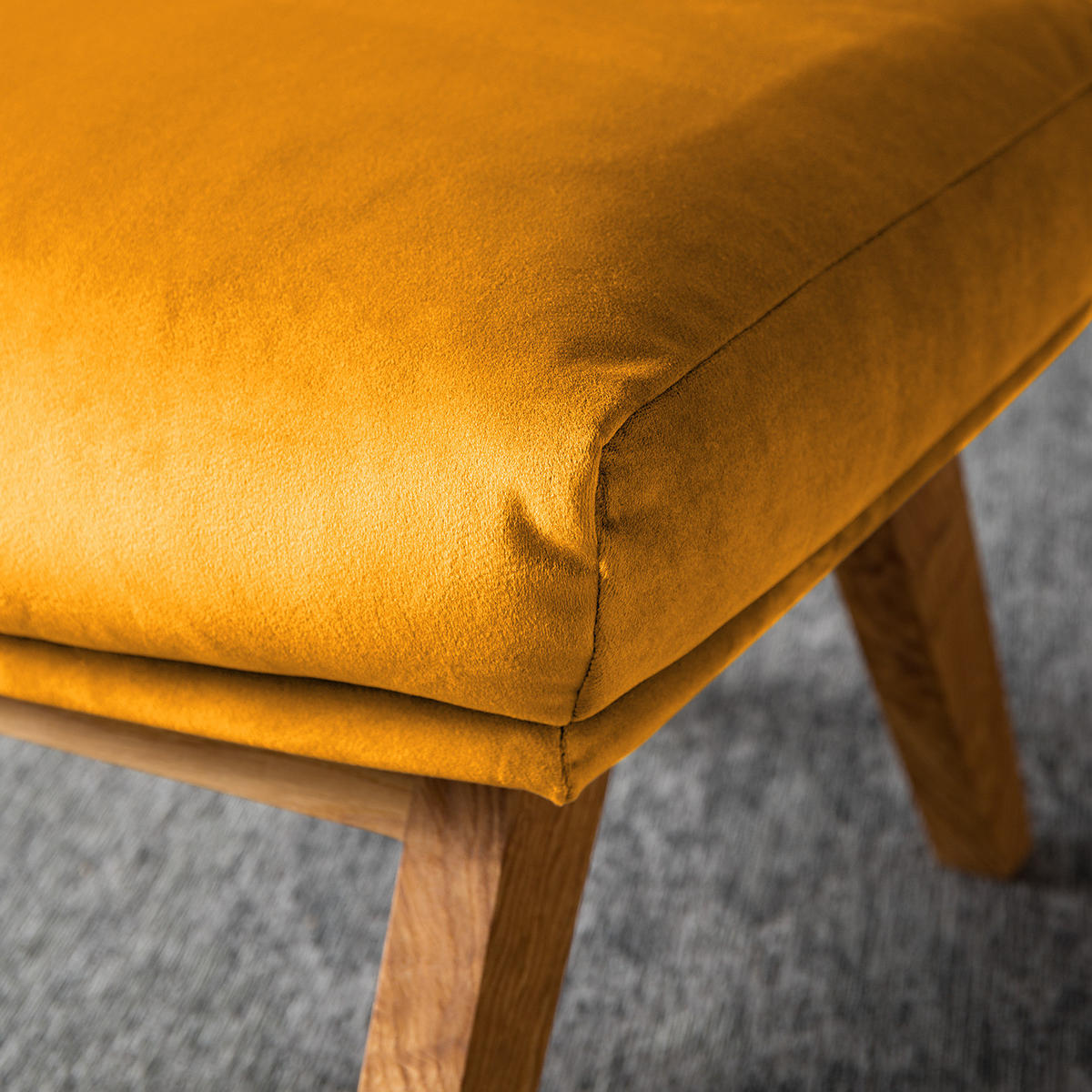 POLSTERHOCKER mit Holzfüßen - Eichefarben/Gelb, Eichenholz/Textil (51/37/41cm) - home24