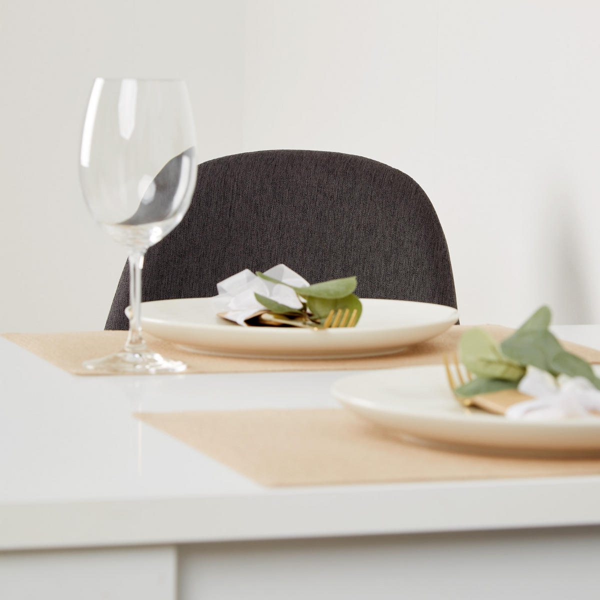 TISCHGRUPPE 80/80 cm in weiß mit 2 Stühlen Anthrazit - Anthrazit/Weiß, Holz/Textil (80/88/80cm) - Homestyle4u