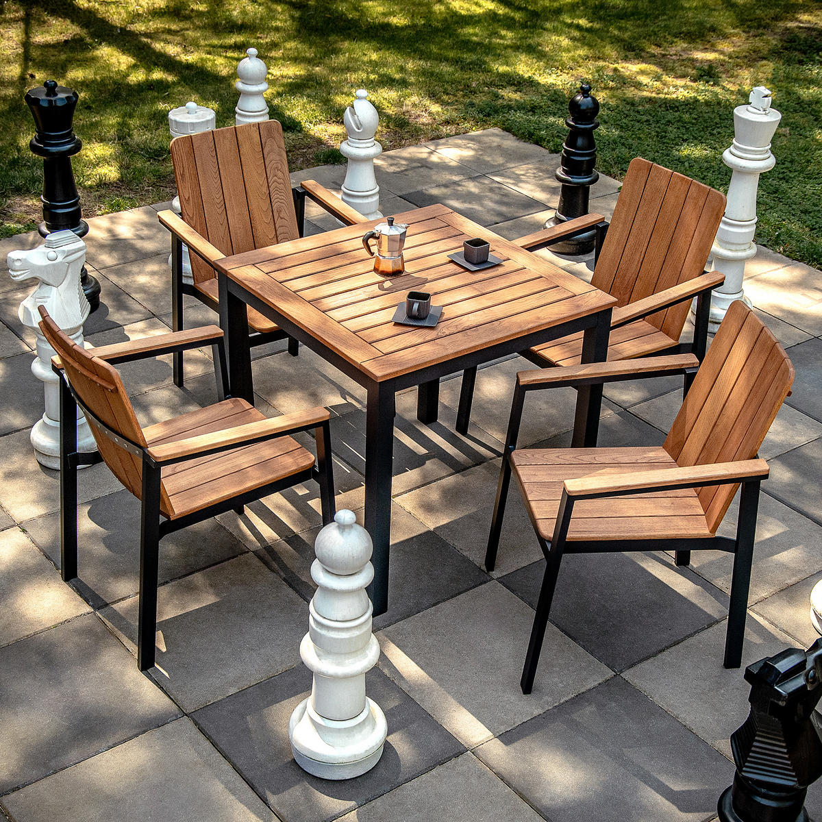 GARTENTISCH LENTI - Anthrazit/Braun, Holz (80/80/76cm) - KONSIMO®