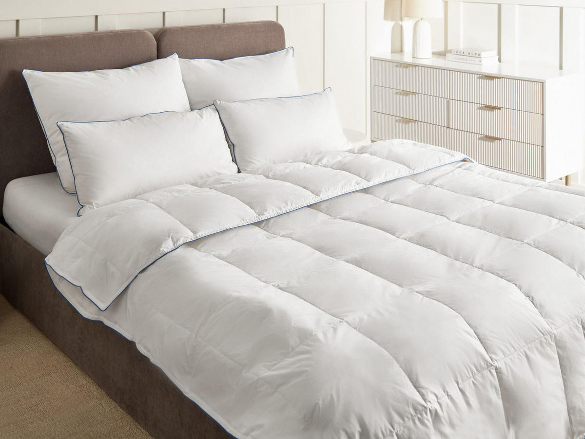 PŘIKRÝVKA Kachní peří a Prachové peří Lehká Teplá 150/200 cm Cervino - bílá, textil (150/200cm) - Beliani