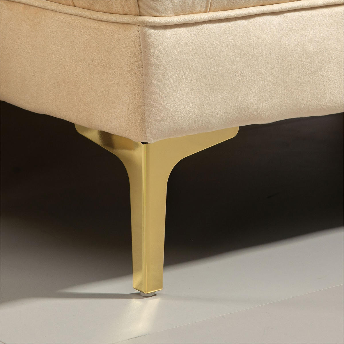 HOCKERBANK DE-12847 Knopfheftung und Goldbeine Beige - Beige, Textil (45/42/118cm) - ComfortXL