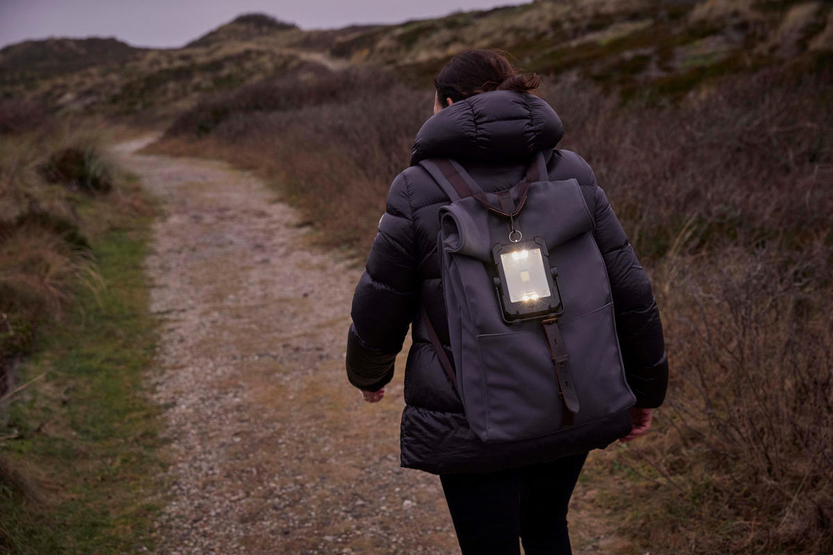 SOLAR-AKKU-OUTDOOR-ARBEITSLEUCHTE - vielseitige Campingleuchte mit Powerbank und LED Strahler für Nachtgebrauch, 2er-Set - Schwarz, Kunststoff (3.5/12.6/16.6cm) - Northpoint