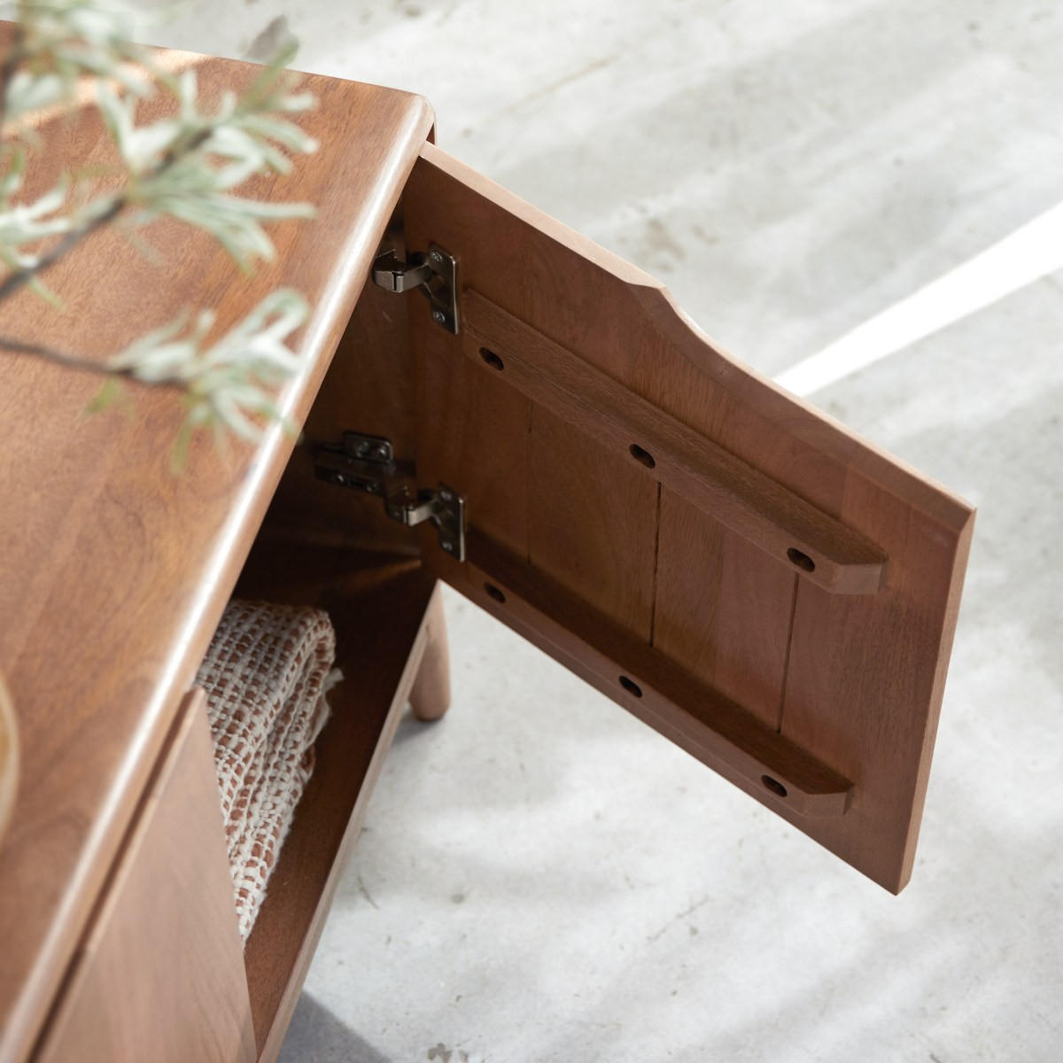 TV-SCHRANK Gabrielle Dunkelbraun aus Mango - Dunkelbraun, Holz (160/56/40cm) - Tikamoon